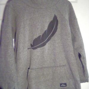 Chic Gray Feather Sweater